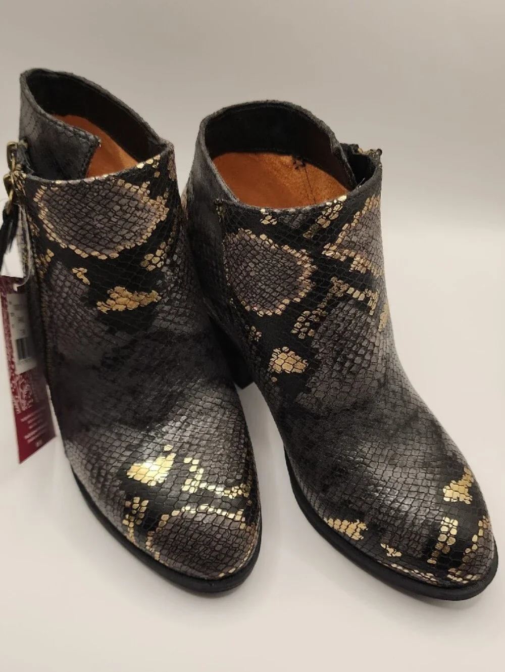 MUK LUKS New Womens Black & Gold Snake-Print Ankle Boots